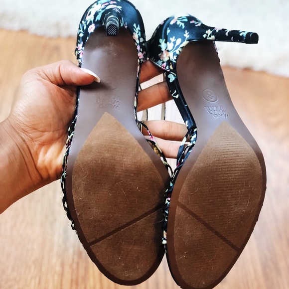 Women's Truth Floral Knotted Stileto Pumps -Size 8 - Picture 6 of 6